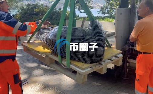瑞士比特币创始人中本聪雕像已寻获！疑似被当地青年丢到湖中