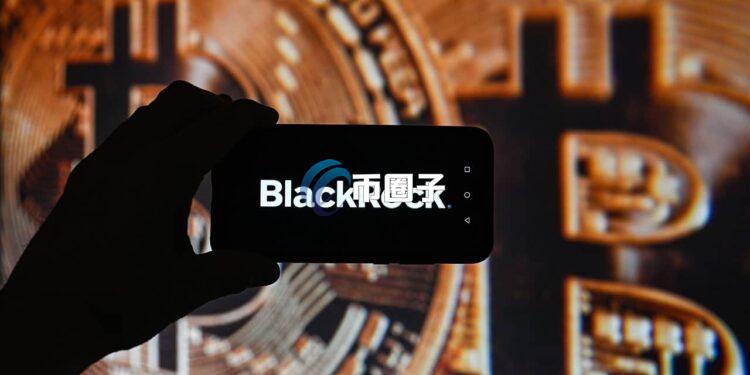 贝莱德旗下比特币现货ETF IBIT管理资产突破70万枚比特币 18个月吸金760亿美元