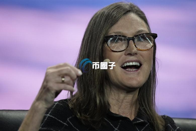 比特币暴跌带动加密货币概念股崩跌！方舟投资卖出特斯拉 大举加仓Circle、Bullish、Coinbase等